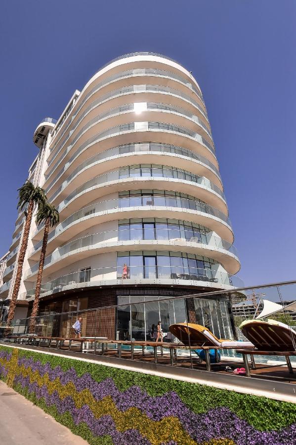 White Tower Private Apartment Beach View Mamaia Eksteriør billede