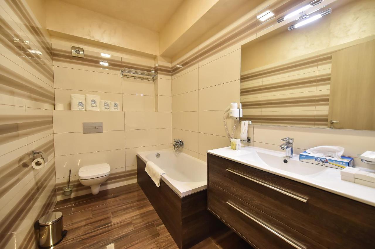 White Tower Private Apartment Beach View Mamaia Eksteriør billede