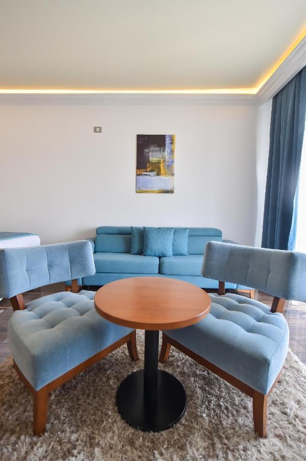 White Tower Private Apartment Beach View Mamaia Eksteriør billede